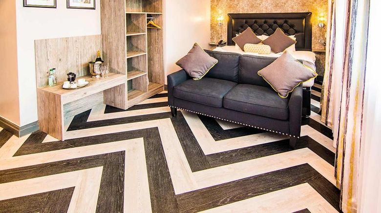 <b>The Grand Hotel, Swansea Room</b>. Images powered by <a href="https://www.leonardoworldwide.com/" title="Leonardo Worldwide" target="_blank">Leonardo</a>.