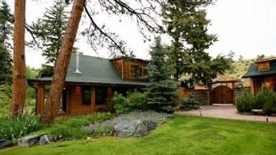 The Cabins at Country Road