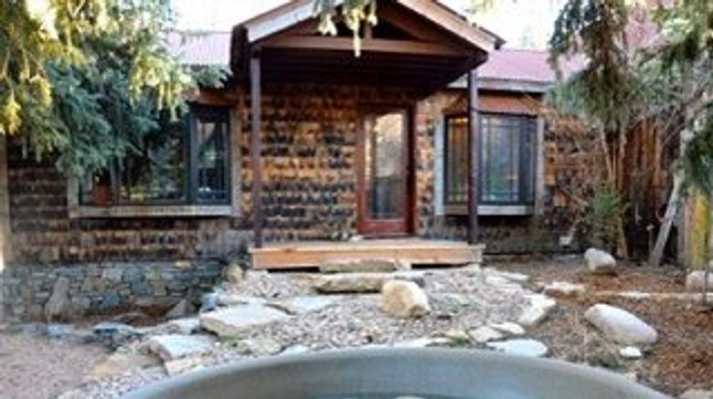 <b>The Cabins at Country Road Exterior</b>. Images powered by <a href="https://www.leonardoworldwide.com/" title="Leonardo Worldwide" target="_blank">Leonardo</a>.