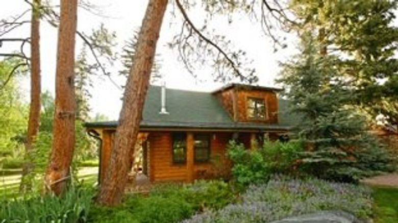 <b>The Cabins at Country Road Exterior</b>. Images powered by <a href="https://www.leonardoworldwide.com/" title="Leonardo Worldwide" target="_blank">Leonardo</a>.