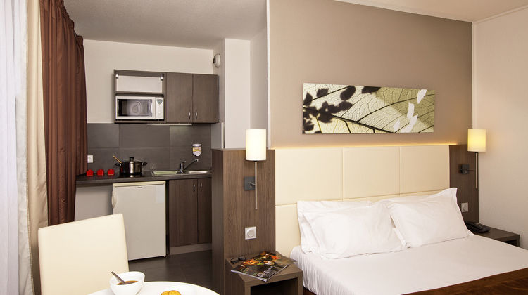 Sejours & Affaires St Mande Room