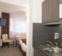 Sejours & Affaires St Mande Room