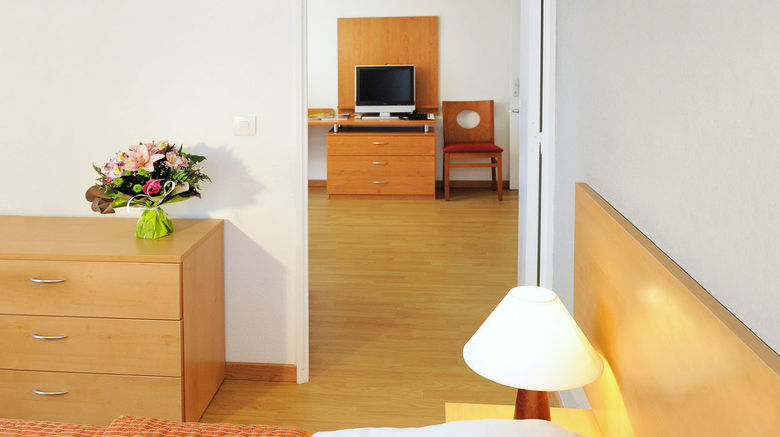 <b>Sejours & Affaires Paris Nanterre Room</b>. Images powered by <a href="https://www.leonardoworldwide.com/" title="Leonardo Worldwide" target="_blank">Leonardo</a>.