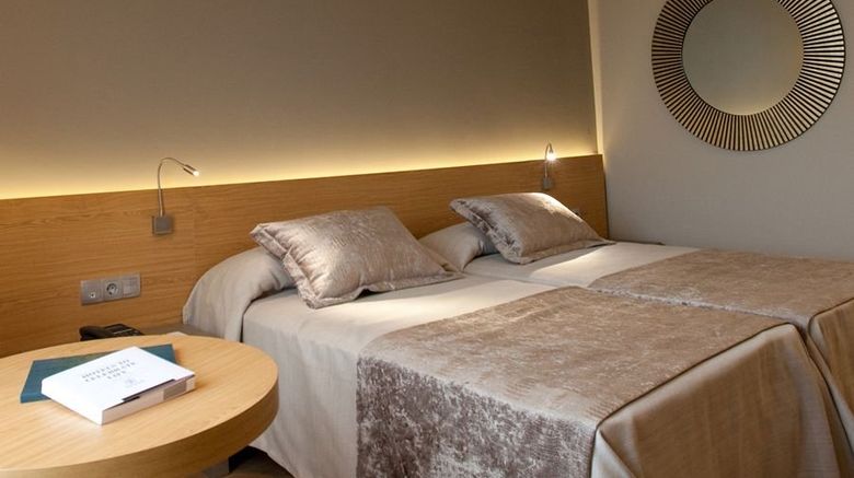 <b>The Sevilla Congresos Hotel Room</b>. Images powered by <a href="https://www.leonardoworldwide.com/" title="Leonardo Worldwide" target="_blank">Leonardo</a>.