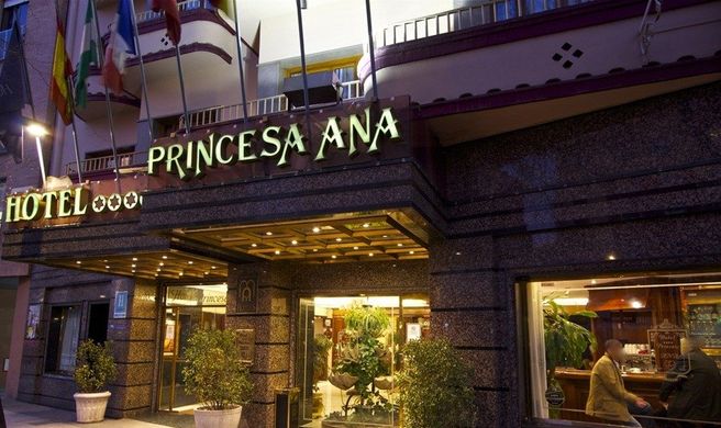 Princesa Ana Hotel Exterior