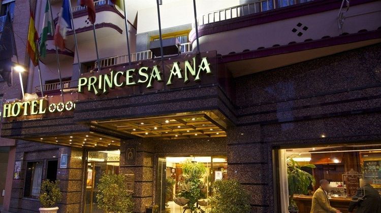 Princesa Ana Hotel Exterior