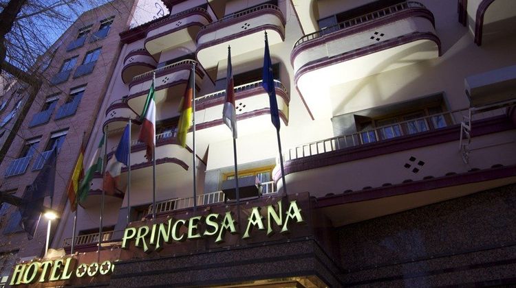 Princesa Ana Hotel Exterior