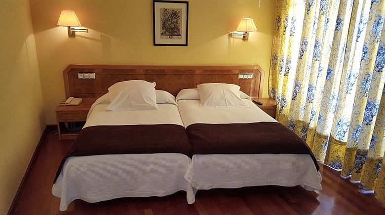 <b>Paris Spa Hotel Room</b>. Images powered by <a href="https://www.leonardoworldwide.com/" title="Leonardo Worldwide" target="_blank">Leonardo</a>.