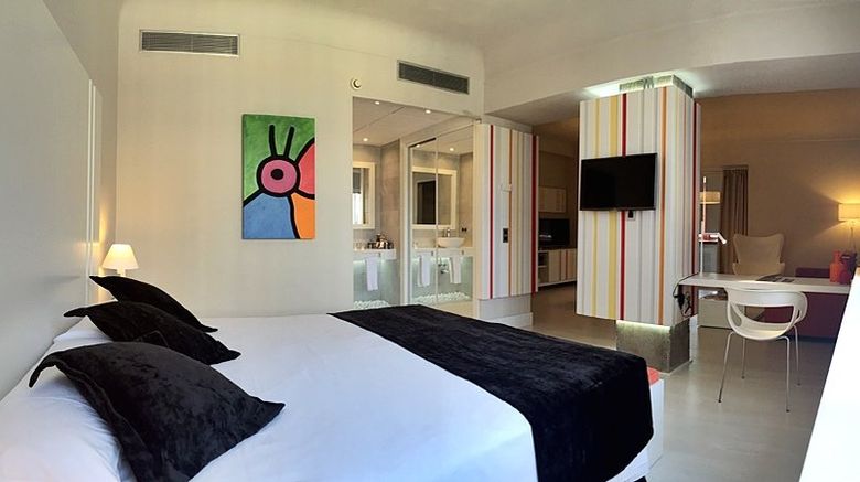 <b>Hotel Wear Chamartin Suite</b>. Images powered by <a href="https://www.leonardoworldwide.com/" title="Leonardo Worldwide" target="_blank">Leonardo</a>.