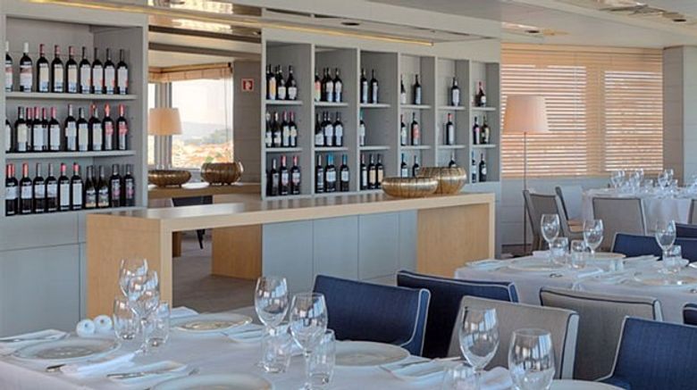 <b>Hotel Dom Henrique Restaurant</b>. Images powered by <a href="https://www.leonardoworldwide.com/" title="Leonardo Worldwide" target="_blank">Leonardo</a>.