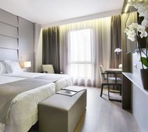 Hotel America Room