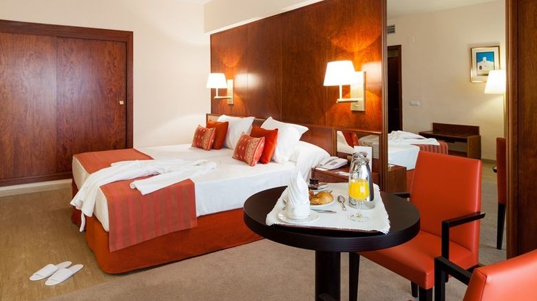 <b>Royal Plaza Hotel Room</b>. Images powered by <a href="https://www.leonardoworldwide.com/" title="Leonardo Worldwide" target="_blank">Leonardo</a>.