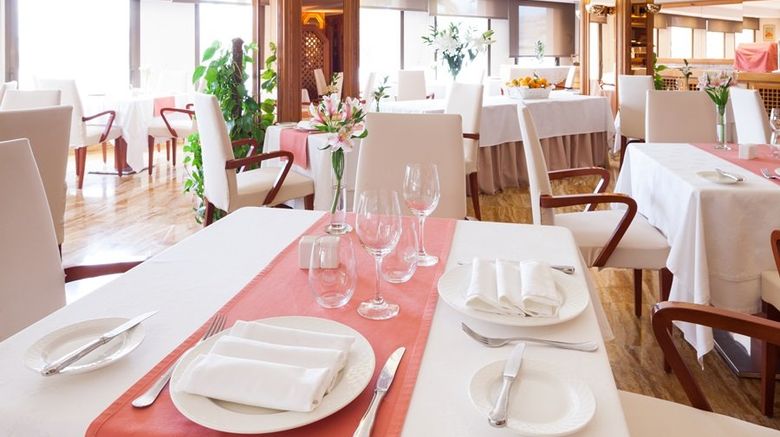 <b>Royal Plaza Hotel Restaurant</b>. Images powered by <a href="https://www.leonardoworldwide.com/" title="Leonardo Worldwide" target="_blank">Leonardo</a>.