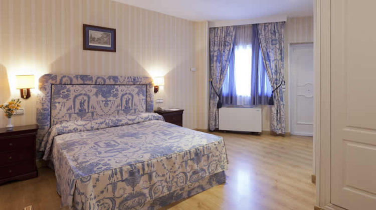 Osuna Hotel Room
