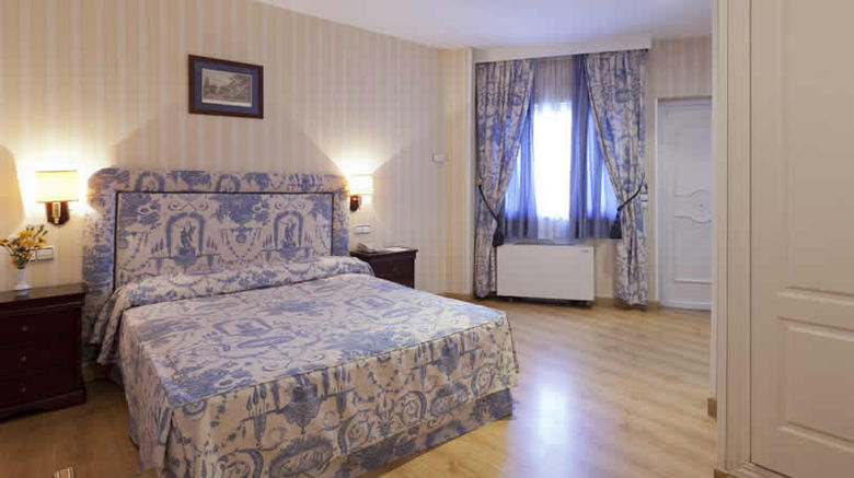 <b>Osuna Hotel Room</b>. Images powered by <a href="https://www.leonardoworldwide.com/" title="Leonardo Worldwide" target="_blank">Leonardo</a>.