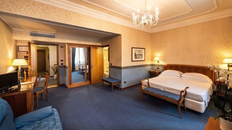<b>Strozzi Palace Hotel Suite</b>. Images powered by <a href="https://www.leonardoworldwide.com/" title="Leonardo Worldwide" target="_blank">Leonardo</a>.