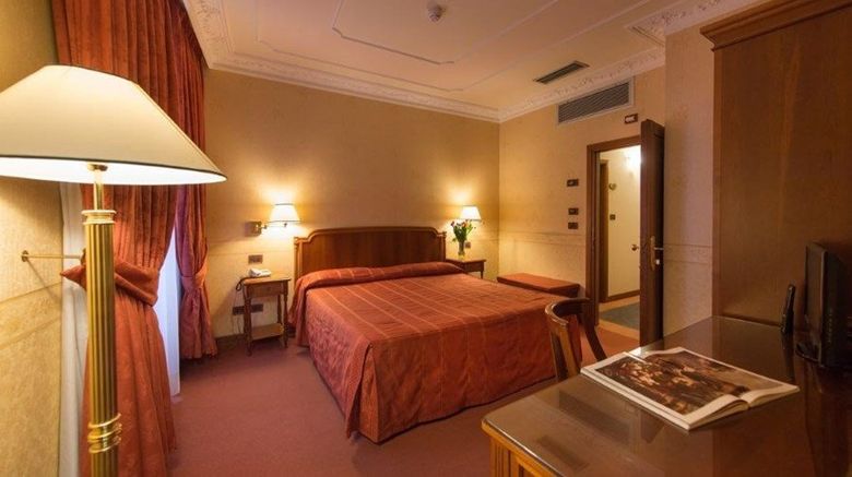 <b>Strozzi Palace Hotel Room</b>. Images powered by <a href="https://www.leonardoworldwide.com/" title="Leonardo Worldwide" target="_blank">Leonardo</a>.