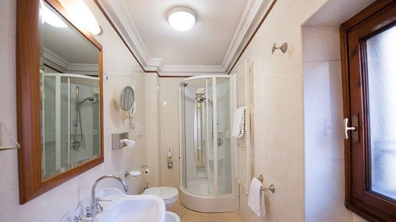<b>Strozzi Palace Hotel Room</b>. Images powered by <a href="https://www.leonardoworldwide.com/" title="Leonardo Worldwide" target="_blank">Leonardo</a>.