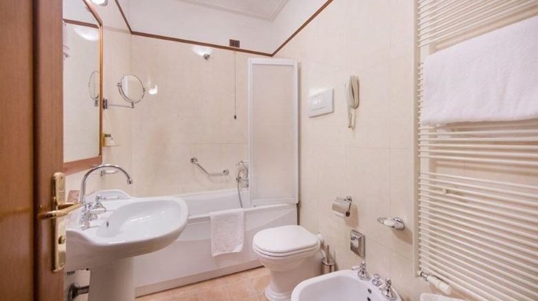 <b>Strozzi Palace Hotel Room</b>. Images powered by <a href="https://www.leonardoworldwide.com/" title="Leonardo Worldwide" target="_blank">Leonardo</a>.