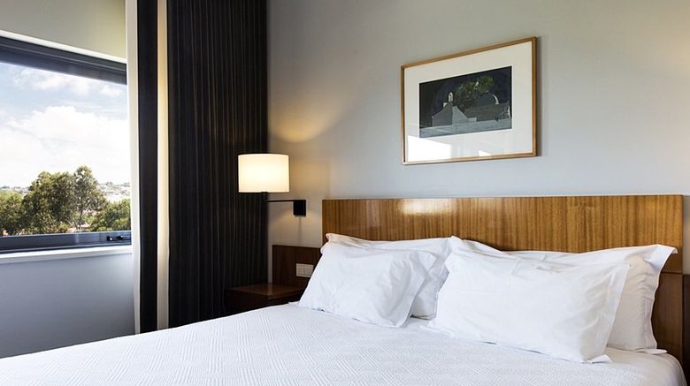 <b>Hotel de Guimaraes Room</b>. Images powered by <a href="https://www.leonardoworldwide.com/" title="Leonardo Worldwide" target="_blank">Leonardo</a>.