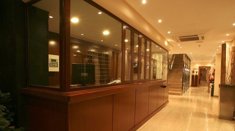Hotel Leflet Valme Lobby