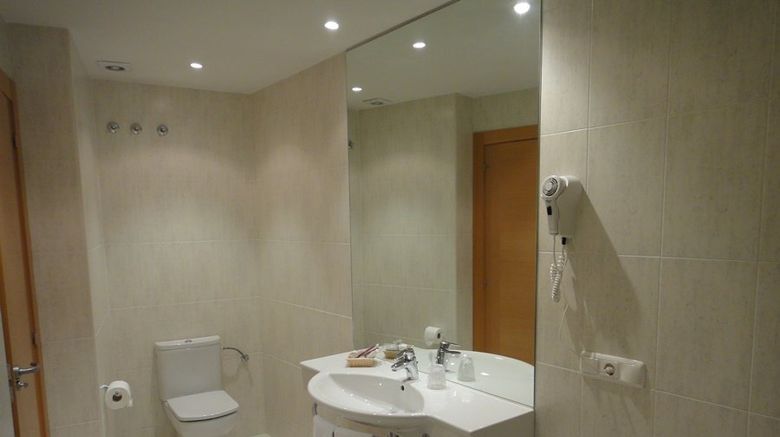 <b>Hotel Palacio De Congresos Room</b>. Images powered by <a href="https://www.leonardoworldwide.com/" title="Leonardo Worldwide" target="_blank">Leonardo</a>.