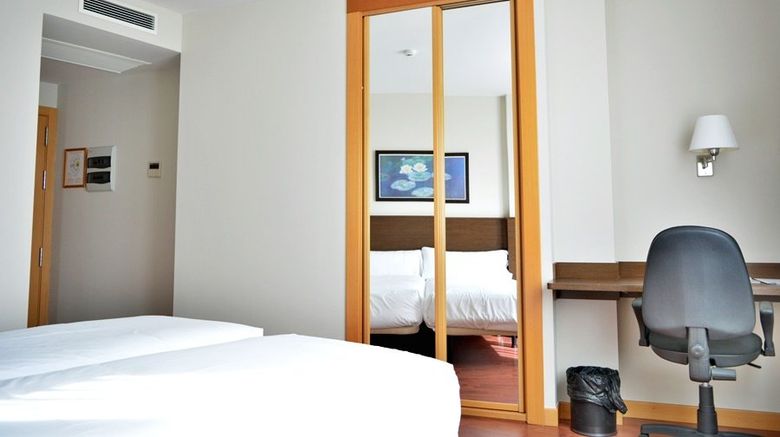 <b>Hotel Palacio De Congresos Room</b>. Images powered by <a href="https://www.leonardoworldwide.com/" title="Leonardo Worldwide" target="_blank">Leonardo</a>.