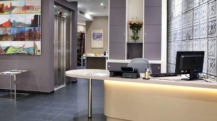 Serotel Suites Opera Lobby