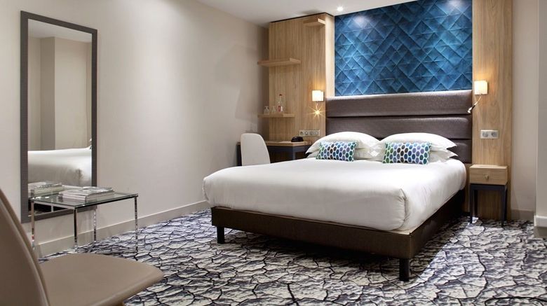 <b>Serotel Suites Opera Room</b>. Images powered by <a href="https://www.leonardoworldwide.com/" title="Leonardo Worldwide" target="_blank">Leonardo</a>.