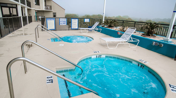 Grande Shores Ocean Resort Pool