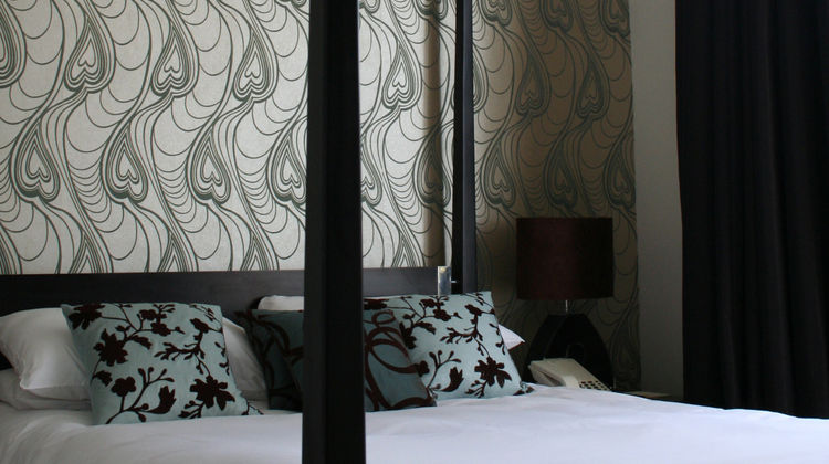 Episode Hotel Room