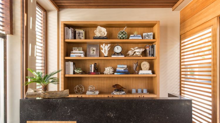 Malibu Beach Inn Lobby