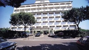 Hotel Aris Garden