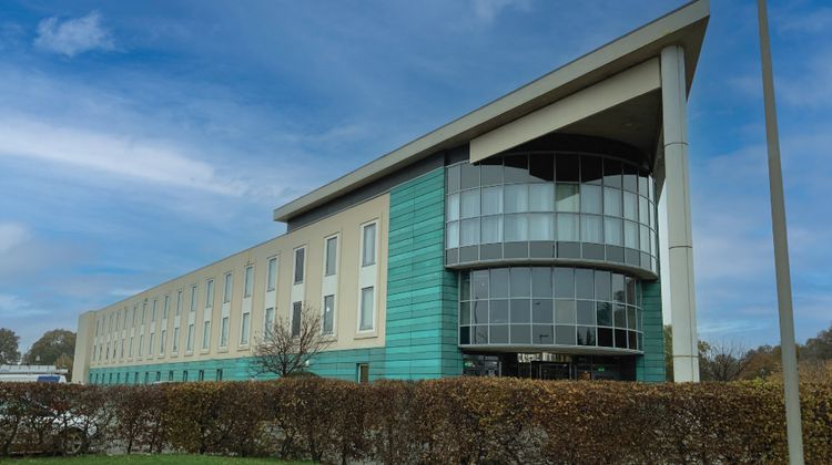 Holiday Inn London Luton North Exterior