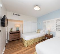 La Jolla Beach & Tennis Club Room