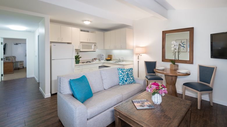 <b>La Jolla Beach & Tennis Club Suite</b>. Images powered by <a href="https://www.leonardoworldwide.com/" title="Leonardo Worldwide" target="_blank">Leonardo</a>.
