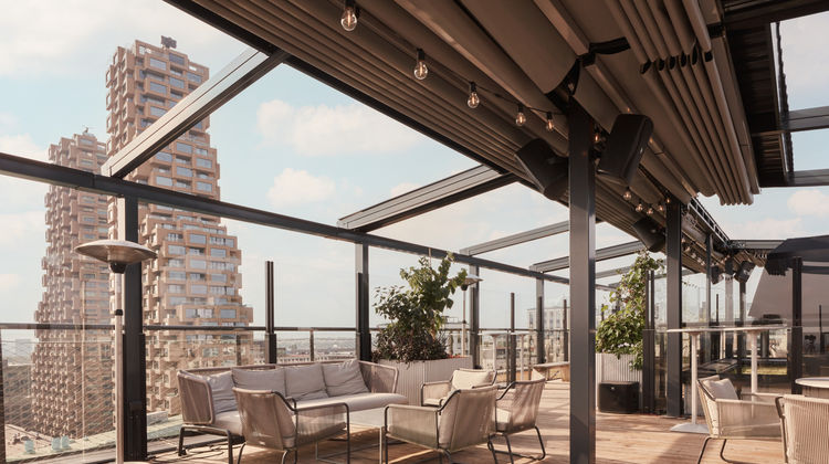 Blique by Nobis Exterior