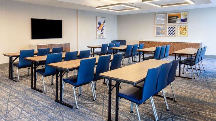 Holiday Inn Express & Suites Benson Meeting