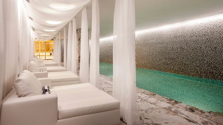 <b>Wine & Books Lisboa Hotel Pool</b>. Images powered by <a href="https://www.leonardoworldwide.com/" title="Leonardo Worldwide" target="_blank">Leonardo</a>.
