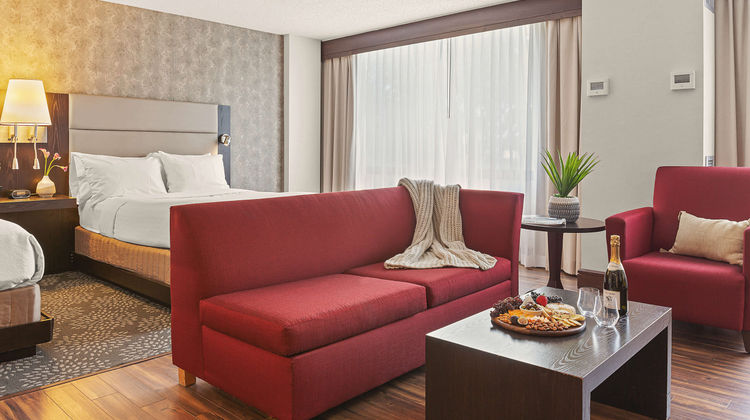 Armon Hotel & Conference Center Suite