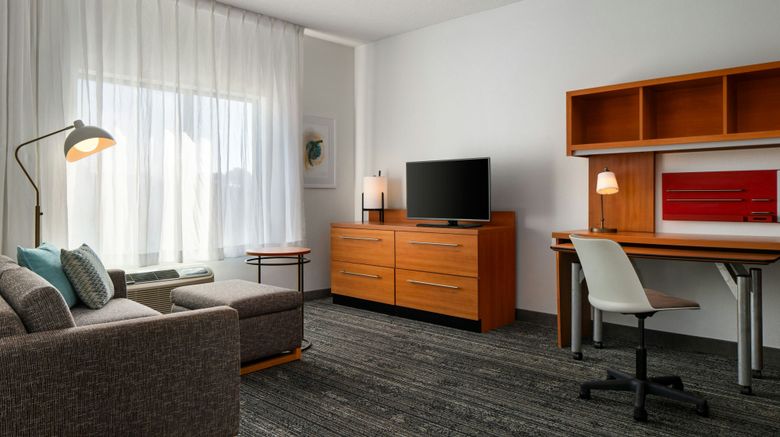 <b>TownePlace Suites Florence Room</b>. Images powered by <a href="https://www.leonardoworldwide.com/" title="Leonardo Worldwide" target="_blank">Leonardo</a>.