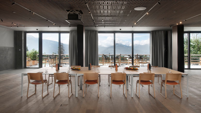 <b>Six Senses Crans-Montana Ballroom</b>. Images powered by <a href="https://www.leonardoworldwide.com/" title="Leonardo Worldwide" target="_blank">Leonardo</a>.