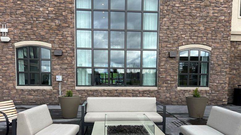 <b>Staybridge Suites Sacramento-Woodland Lobby</b>. Images powered by <a href="https://www.leonardoworldwide.com/" title="Leonardo Worldwide" target="_blank">Leonardo</a>.