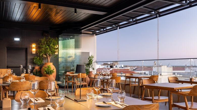 <b>3HB Faro Restaurant</b>. Images powered by <a href=https://www.travelagewest.com/Hotels/Faro-Portugal/