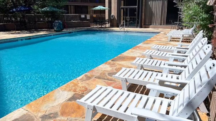 MCM Elegante Hotel Pool