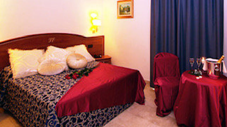 <b>Fashion Hotel Room</b>. Images powered by <a href="https://www.leonardoworldwide.com/" title="Leonardo Worldwide" target="_blank">Leonardo</a>.