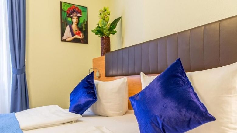 <b>Expo Hotel Room</b>. Images powered by <a href="https://www.leonardoworldwide.com/" title="Leonardo Worldwide" target="_blank">Leonardo</a>.