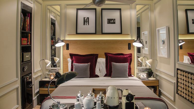 <b>Brown's Central Hotel Room</b>. Images powered by <a href="https://www.leonardoworldwide.com/" title="Leonardo Worldwide" target="_blank">Leonardo</a>.