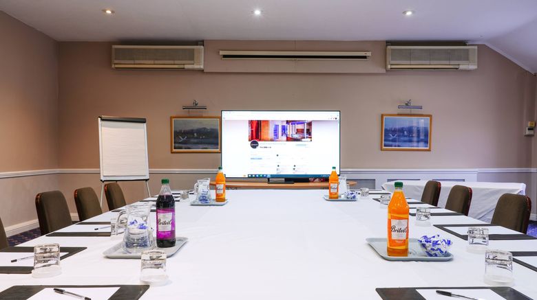 <b>Gomersal Park Hotel & Spa Meeting</b>. Images powered by <a href="https://www.leonardoworldwide.com/" title="Leonardo Worldwide" target="_blank">Leonardo</a>.