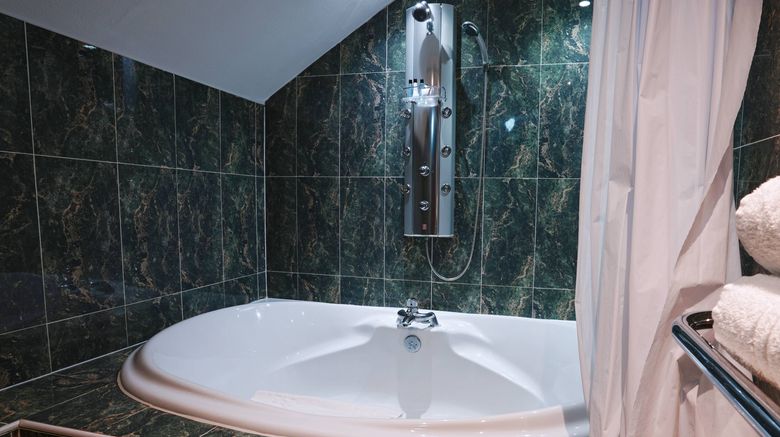 <b>Gomersal Park Hotel & Spa Room</b>. Images powered by <a href="https://www.leonardoworldwide.com/" title="Leonardo Worldwide" target="_blank">Leonardo</a>.